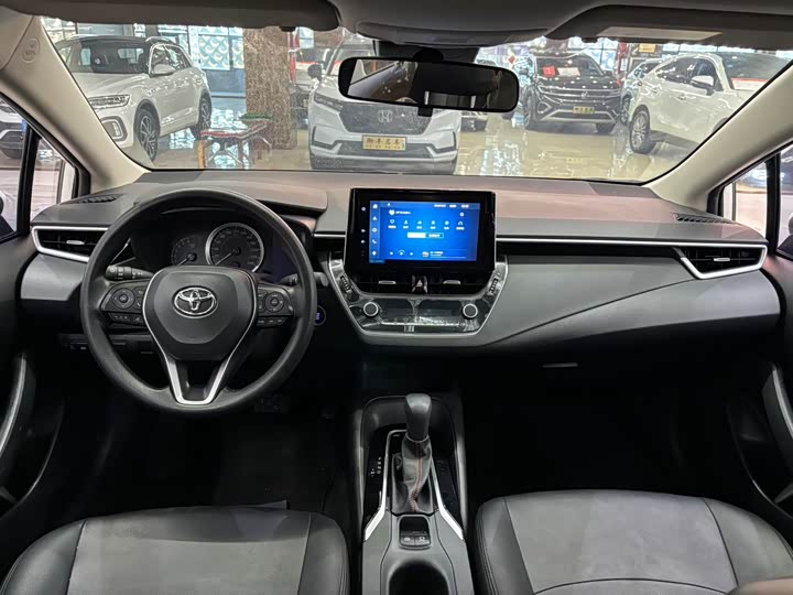 Фото 9 - Toyota Corolla