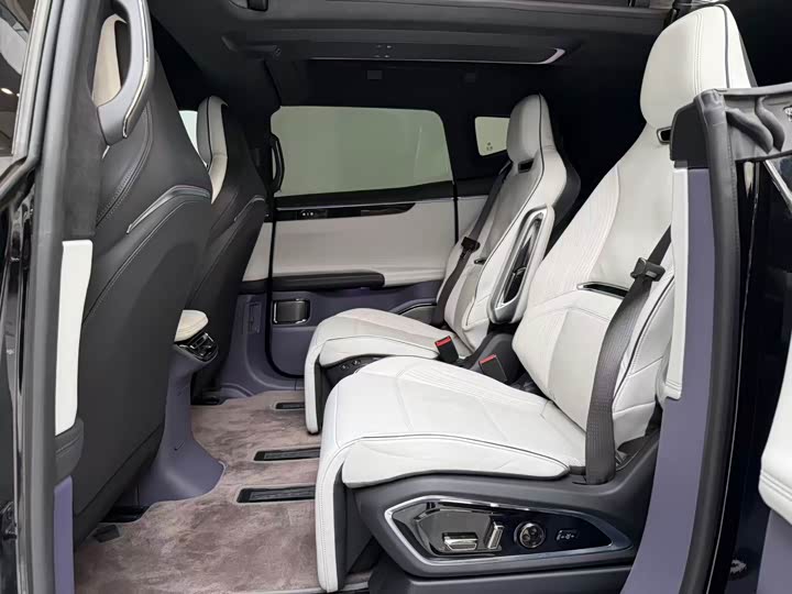 Фото 5 - HiPhi X