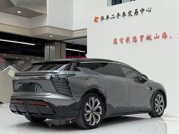 Фото 7 - HiPhi X