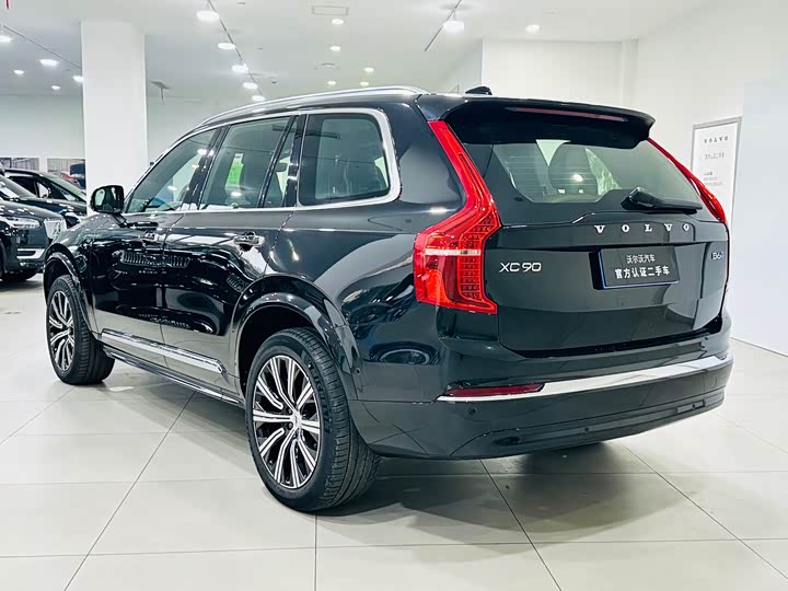Фото 7 - Volvo XC90