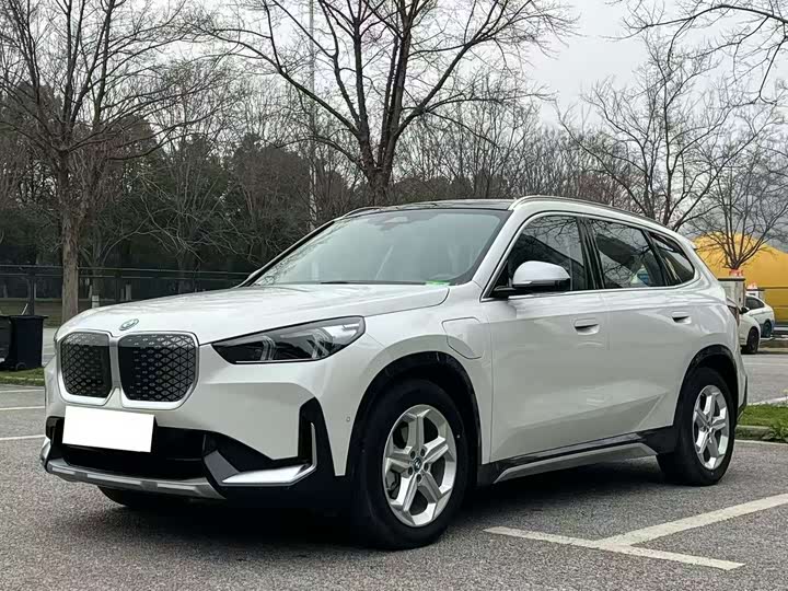 Фото 1 - BMW iX1