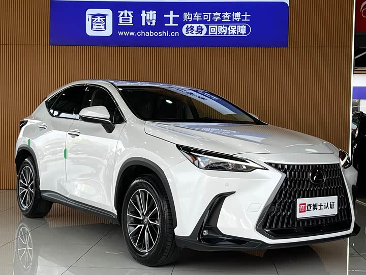 Фото 3 - Lexus NX