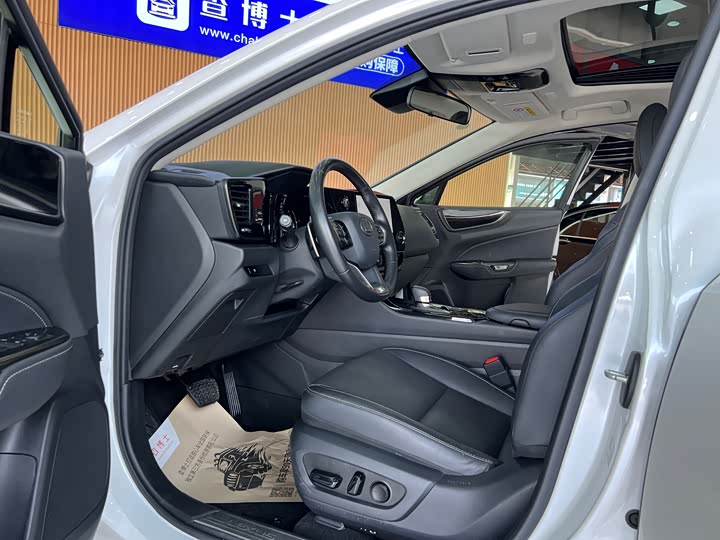 Фото 4 - Lexus NX