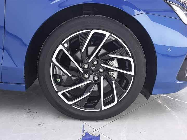 Фото 6 - Lincoln Z (Zephyr)