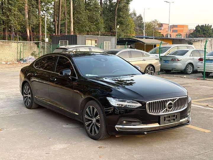 Фото 4 - Volvo S90