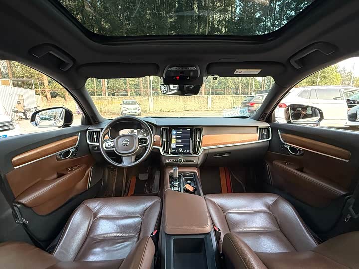 Фото 7 - Volvo S90