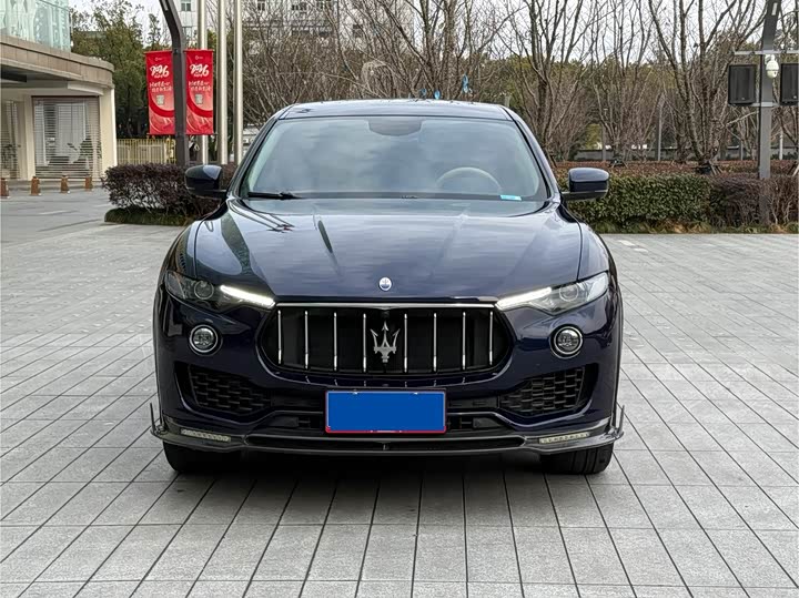 Photo 2 - Maserati Levante