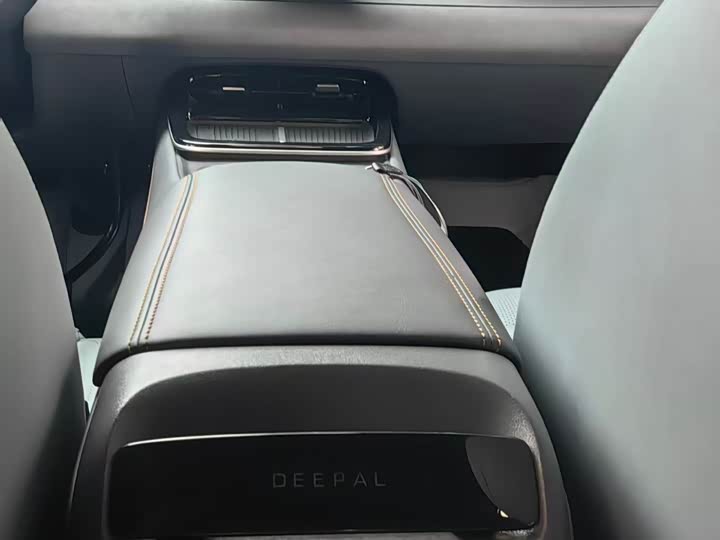 Photo 6 - Changan Deepal S05