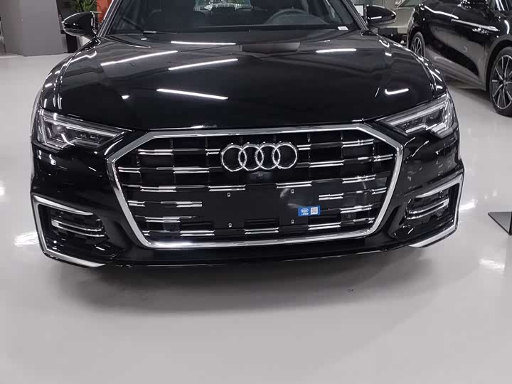 Фото 2 - Audi A6L