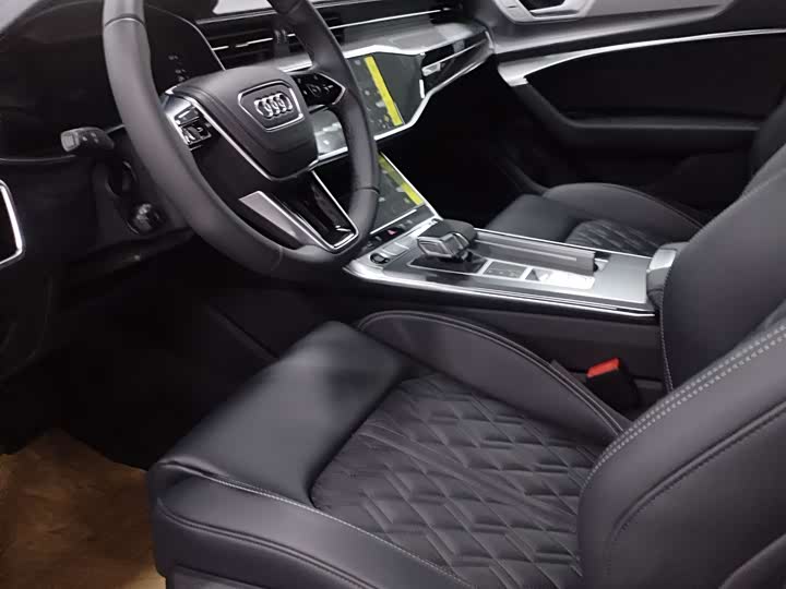 Фото 4 - Audi A6L