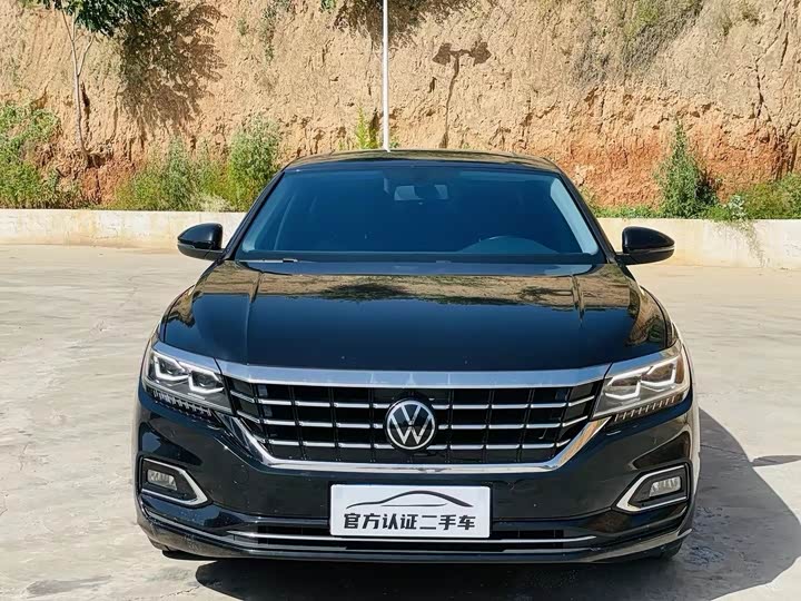 Фото 2 - Volkswagen Passat