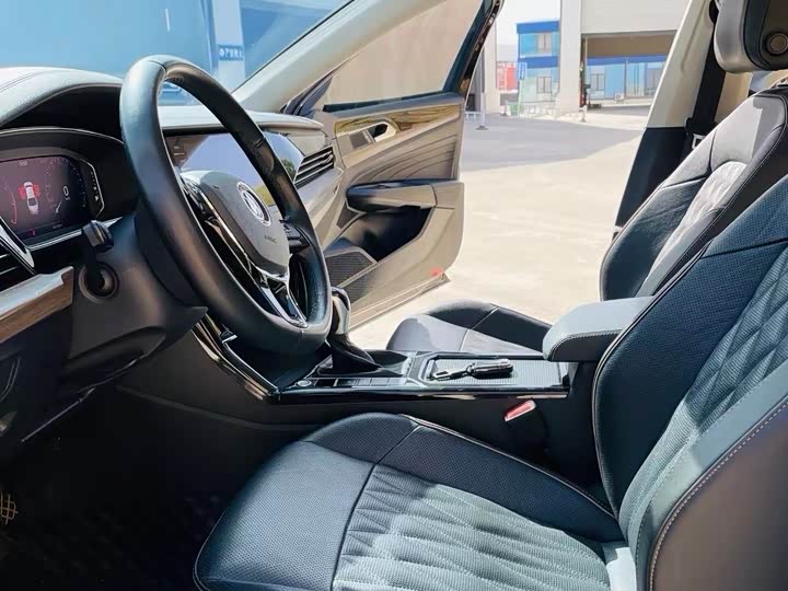 Фото 4 - Volkswagen Passat