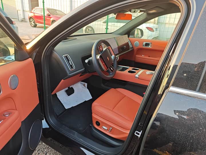 Фото 2 - LiXiang L6