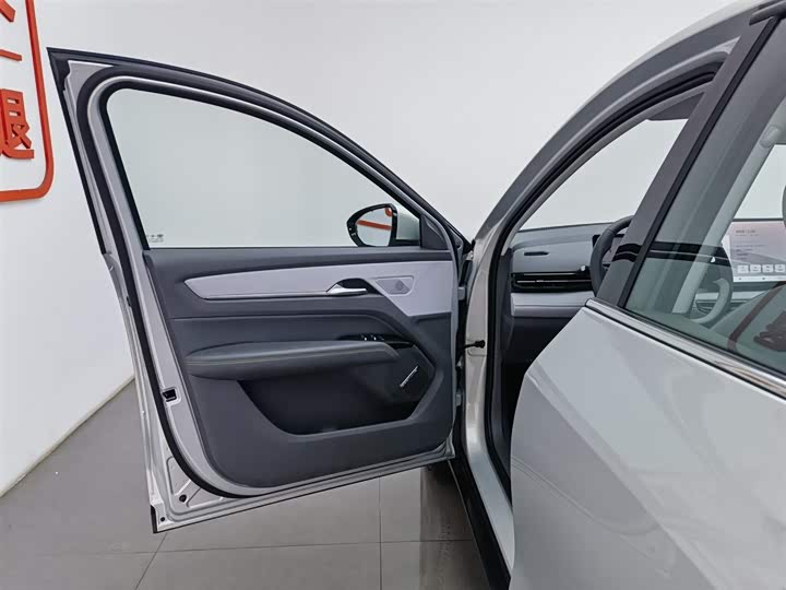 Фото 8 - Bestune 03