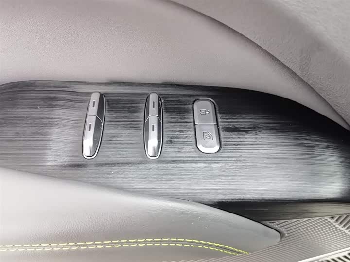 Фото 9 - Bestune 03