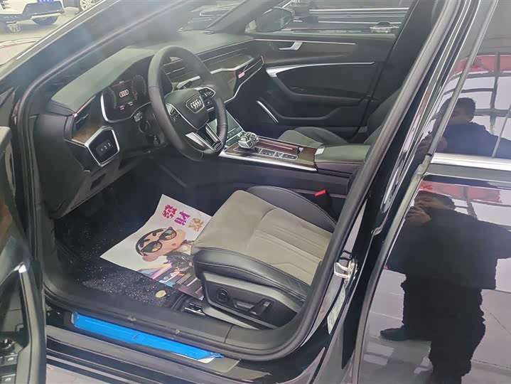 Фото 9 - Audi A6L