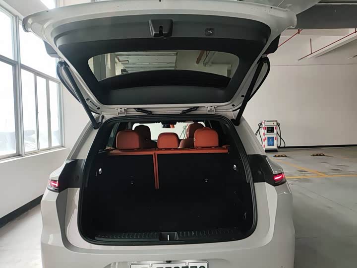 Photo 9 - LiXiang L6