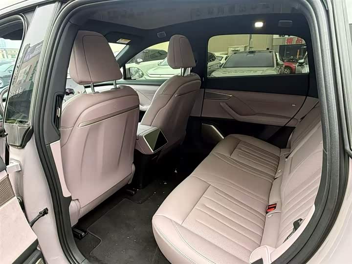 Фото 5 - Nio Onvo L60