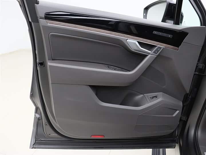 Фото 5 - Volkswagen Touareg