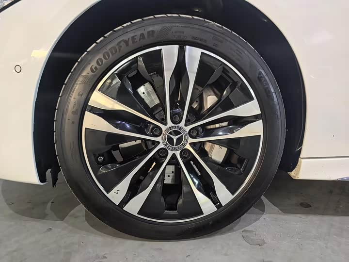 Photo 2 - Mercedes-Benz C-Class Hybrid