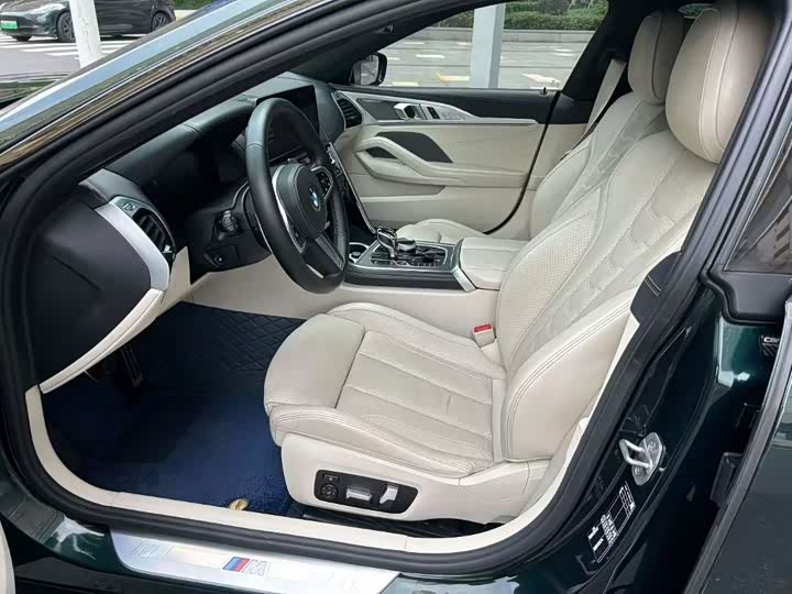 Фото 4 - BMW 8 Series