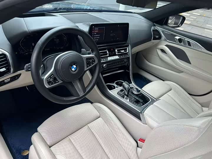 Фото 5 - BMW 8 Series