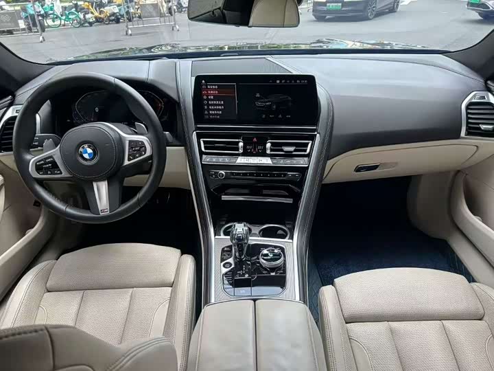 Фото 7 - BMW 8 Series