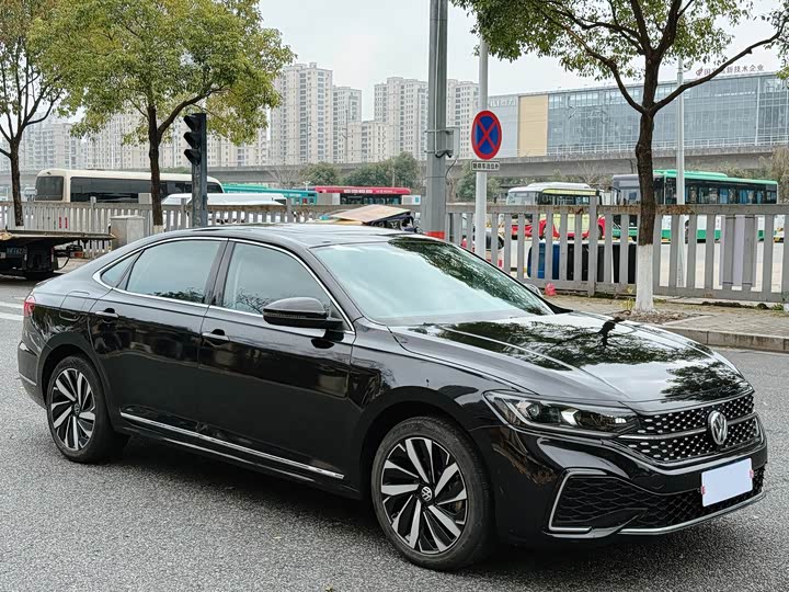 Фото 3 - Volkswagen Passat