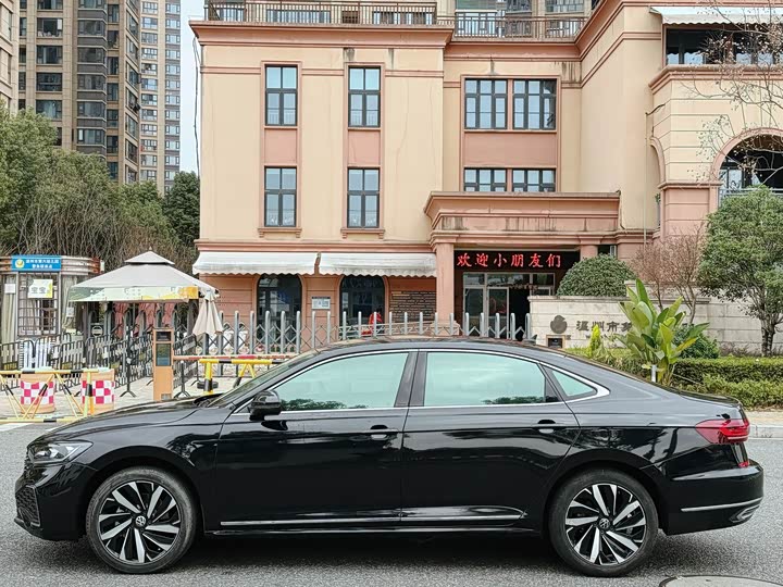 Фото 4 - Volkswagen Passat