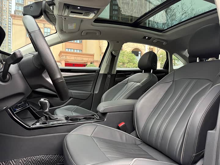 Фото 9 - Volkswagen Passat