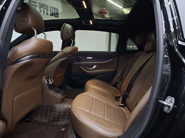 Фото 9 - Mercedes-Benz E-Class Hybrid