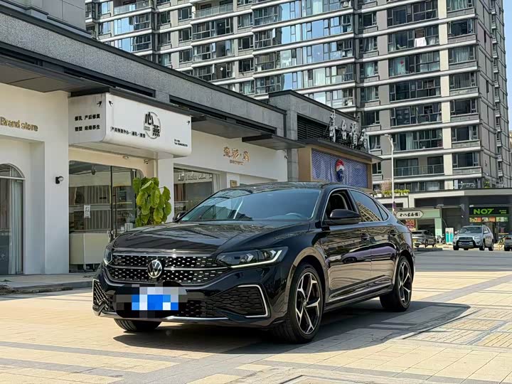 Фото 1 - Volkswagen Passat