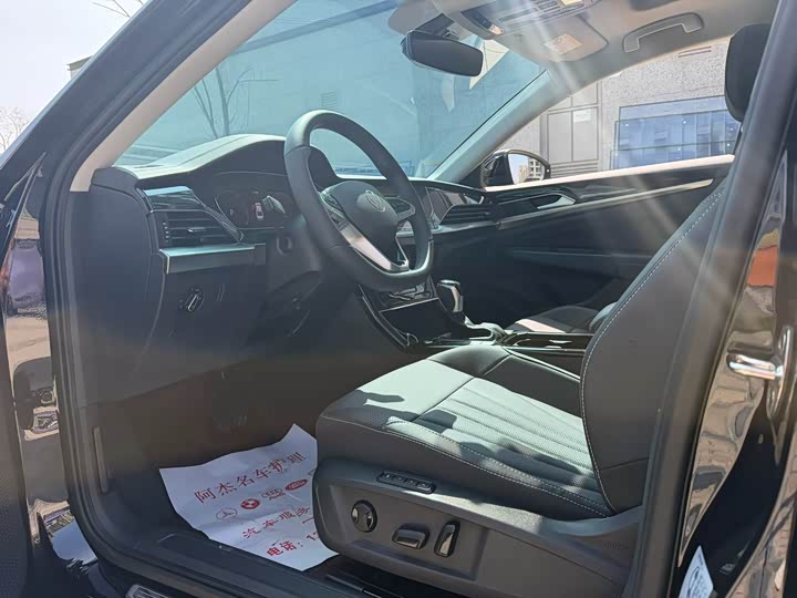 Фото 4 - Volkswagen Passat