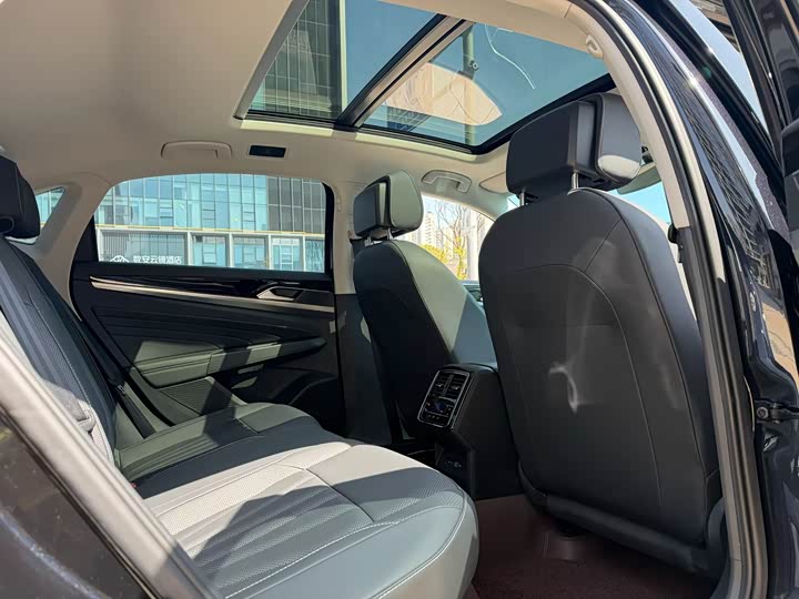 Фото 6 - Volkswagen Passat