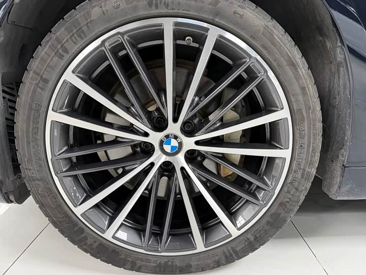 Фото 3 - BMW 5 Series