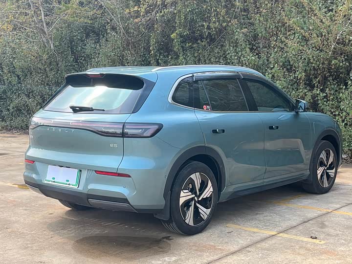 Photo 6 - Geely Galaxy E5