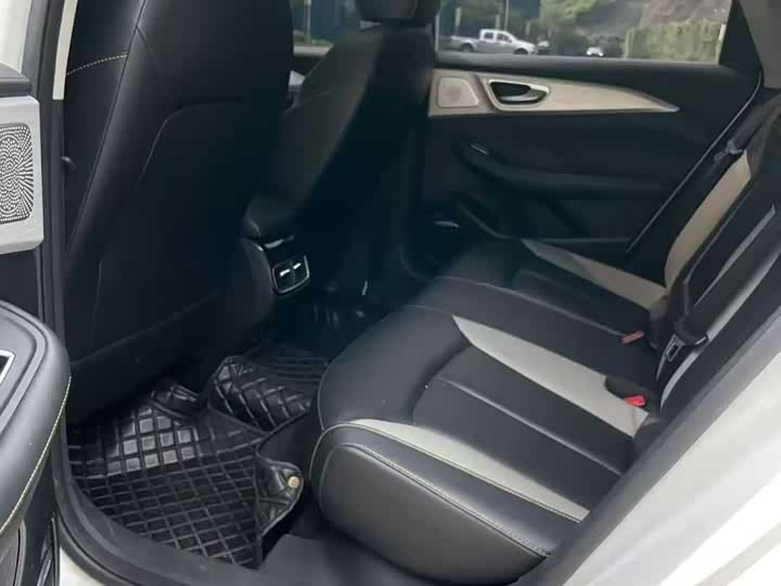 Фото 6 - Roewe i6 Max