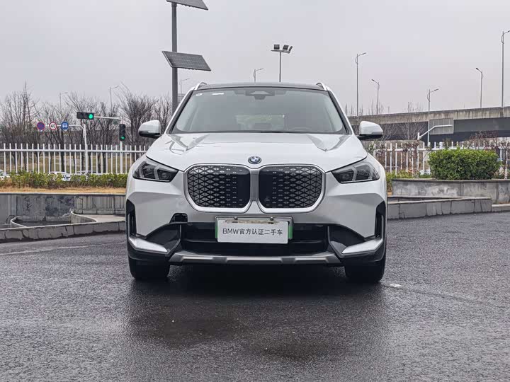 Фото 2 - BMW iX1