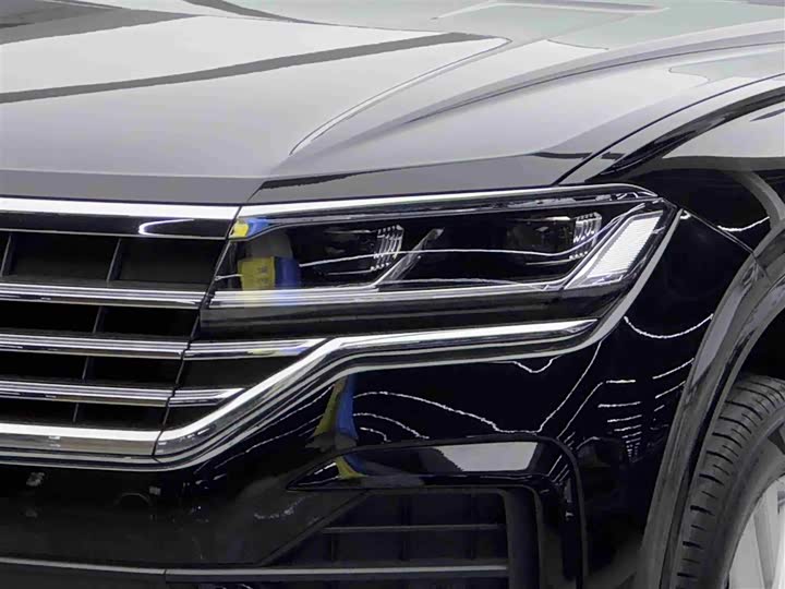 Фото 3 - Volkswagen Touareg