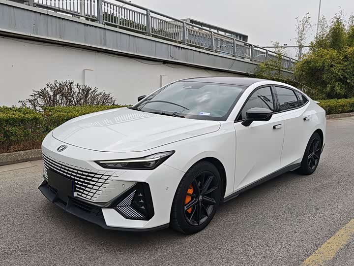 Фото 1 - Changan UNI-V