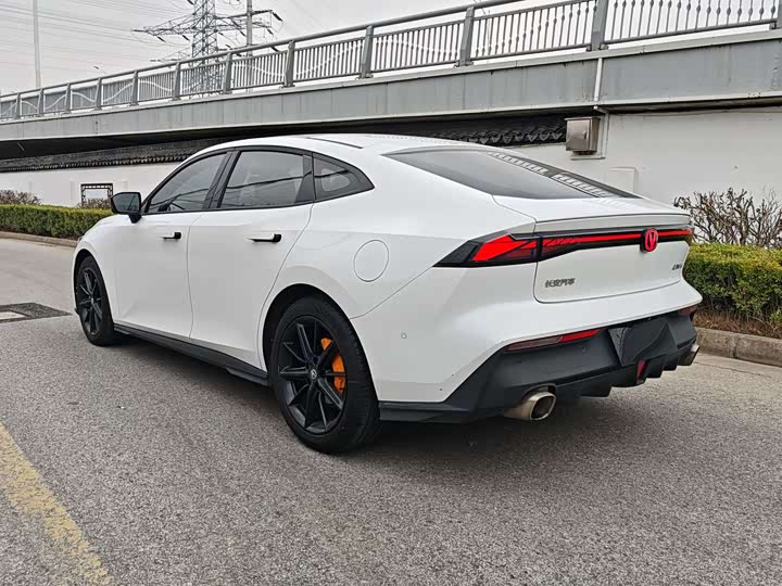 Фото 6 - Changan UNI-V