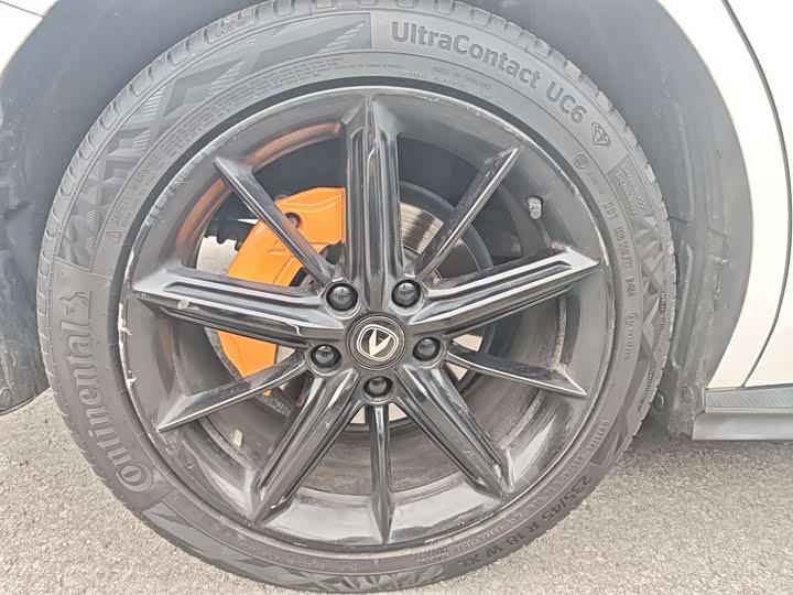 Фото 8 - Changan UNI-V