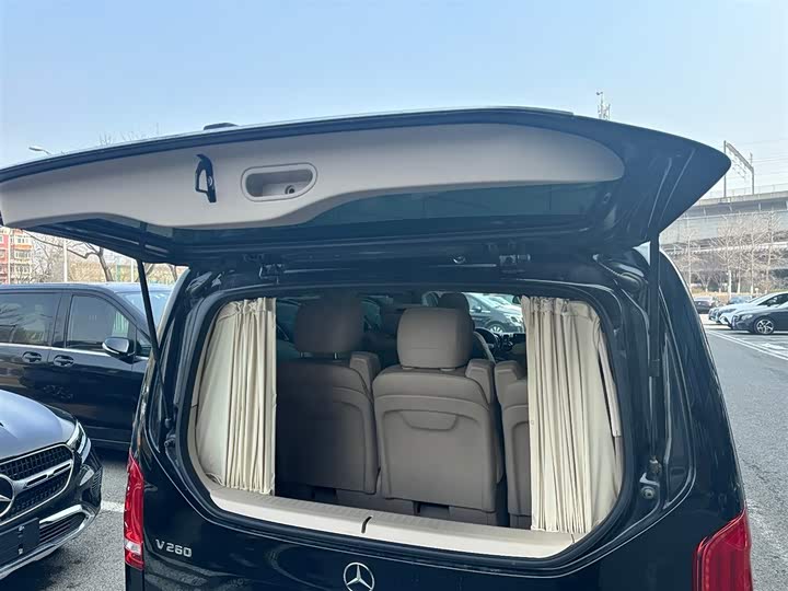Фото 8 - Mercedes-Benz V-Class