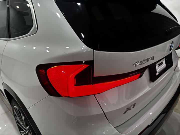 Фото 9 - BMW X1
