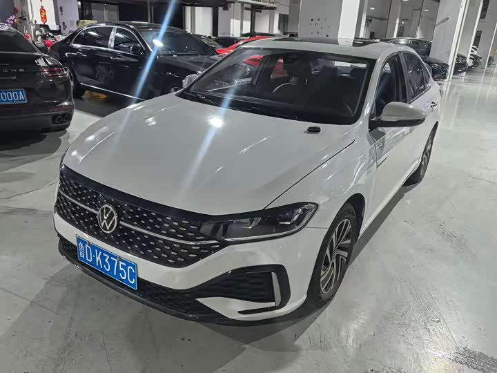 Фото 1 - Volkswagen Lavida