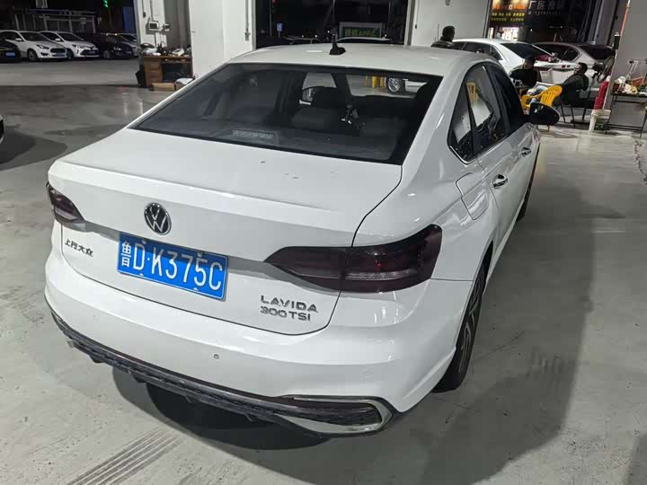 Фото 3 - Volkswagen Lavida