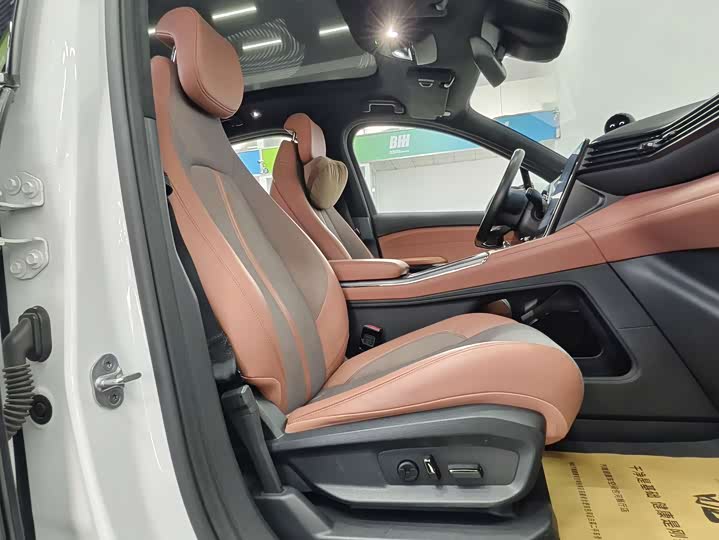 Фото 9 - Nio EC6