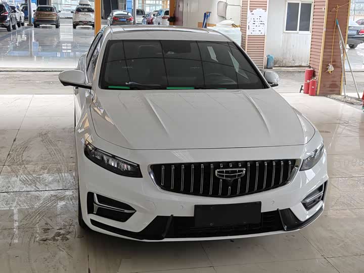 Фото 1 - Geely Preface