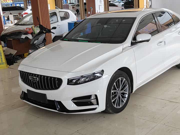 Фото 3 - Geely Preface