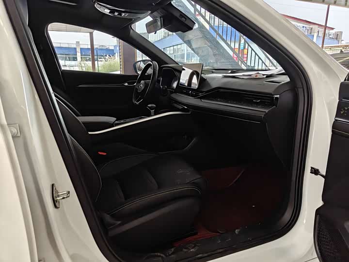 Фото 9 - Geely Preface